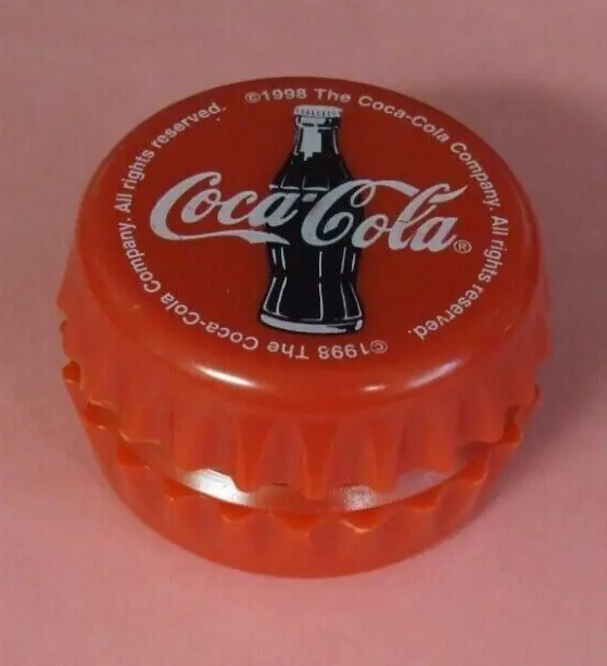 1998 Coca-Cola YoYo Yo-Yo, Shaped Like a Bottle Cap Collectible (Brand New)