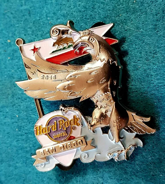 SAN DIEGO HOTEL REGIONAL CREST SERIES GOTHIC EAGLE FLAG Hard Rock Cafe PIN LE20