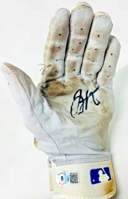 Joey Votto Signed Game Used MLB Batting Glove Auto Beckett Witnessed BAS