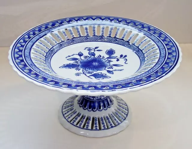 VTG Blue White Pedestal Round Reticulated 10.5" Fruit Bowl /Dish Chinese Floral