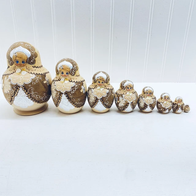 RUSSIAN HAND PAINTED Matrjoska Nesting Dolls 8 Pieces Gold Brown Signed