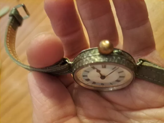 Antike Armbanduhr Umbau Taschenuhr Porzellanzifferblatt vermutlich Silber Defekt 3
