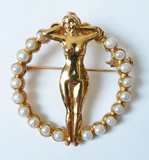 Broche Ronde Vintage Des Années 50 - Métal Doré Ajouré Avec Fonte De Verre Rouge Cerise - Occasion