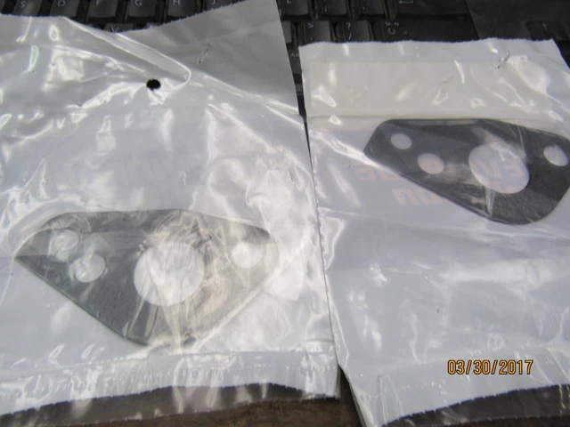 2 New  Omc Oem  Johnson Evinrude Gaskets 912478