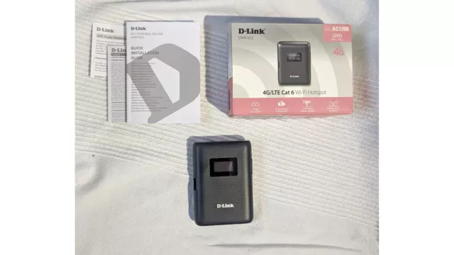 D-Link DWR-933 / 4G LTE  Cat 6 Mobile wi-fi Hotspot / like new