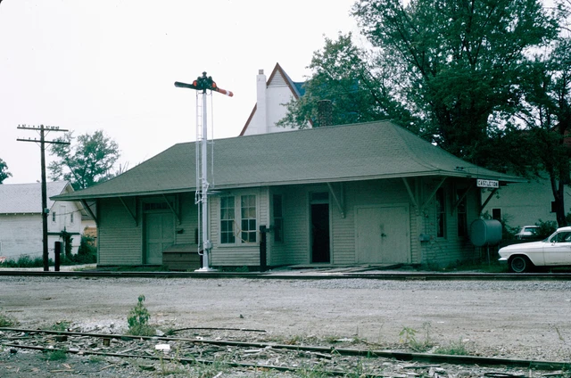 Rare 1970 Original Kodachrome Slide Monon Passenger Station Castleton