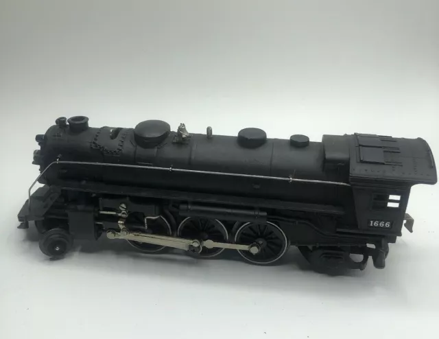 Lionel Vintage Postwar No. 1666 Prairie-type Steam Locomotive in original box