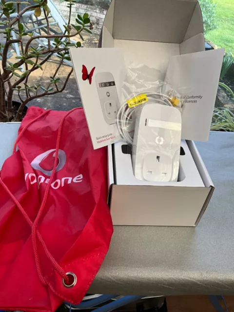 Vodafone Sure Signal New In Original Packing And Boxed + Vodafone Bag
