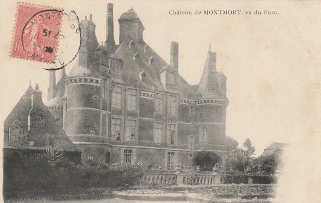 CPA 51 Chateau de MONTMORT Seen from the Park