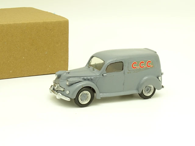 Panhard Dyna X86 Cabriolet, Chat C'Est Chouette CCC F115
