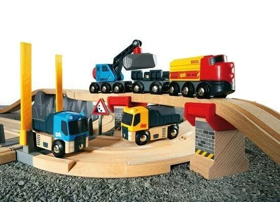 BRIO Rail and Road Loading Set 33210 32 piece Wooden Railway Set - Great Value 3