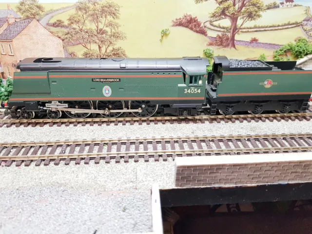 R310 Hornby BR Battle Of Britain Class 4-6-2 No.34054 Lord Beaverbrook
