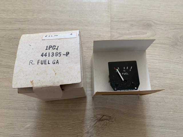 NEW Cessna Fuel Gauge 441365-P Stewart Warner NOS
