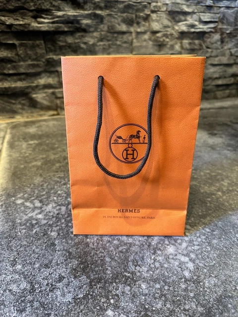 LOT DE 8 SACS SHOPPING EN PAPIER CARTONNÉ HERMÈS 28CM x 42.5CM x 10CM