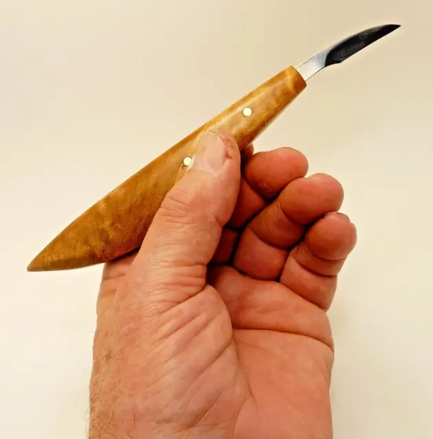 Cuchillo coleccionable hecho a mano GLK #24 tallado en madera y detalle de reducción