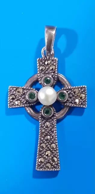 Vintage Solvar Sterling Silver .925 Emerald & Pearl Irish Celtic Cross Pendant