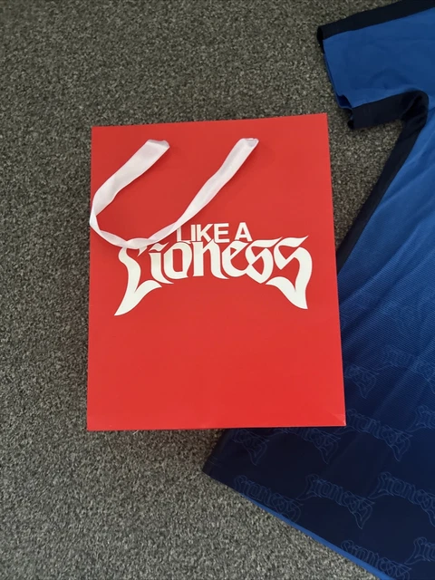 Nike Limited Edition ‘Like A Lioness’ Exclusive Limited Edition Size Large 3
