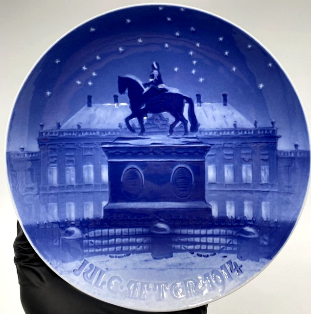 BING & GRONDAHL Christmas Plate 1914 Royal Castle Of Amalienborg Jule After