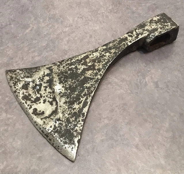 Ancienne Hache De Charpentier Pour Gaucher – Outil Vintage En Métal – N°94