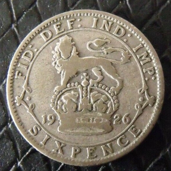 1926 GEORGE V SILVER SIXPENCE  ( 50% Silver )  British 6d Coin.   517
