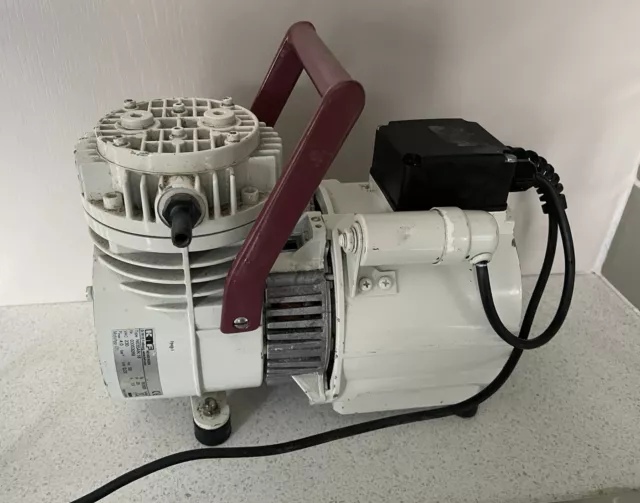 KNF Neuberger N035.AN.18 Diaphragm Vacuum Pump Lab