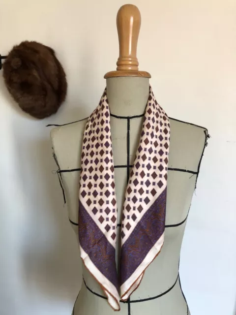 Petit foulard vintage en twill de soie