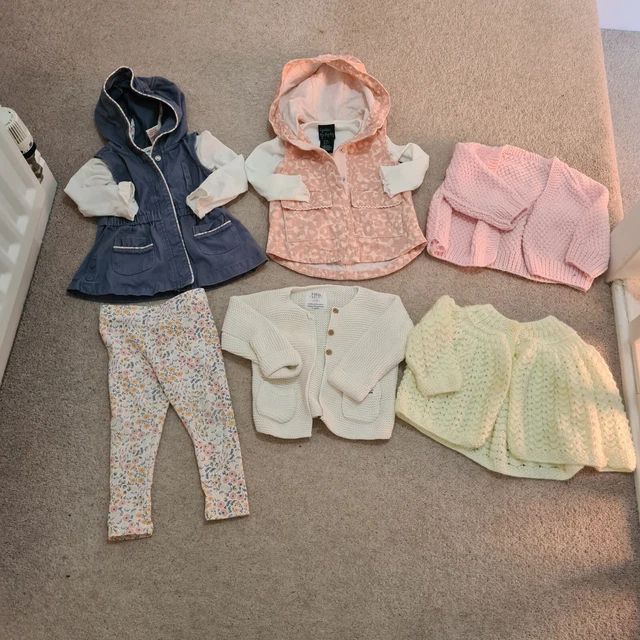 Pacchetto vestiti bambina 9-12 mesi in perfette condizioni