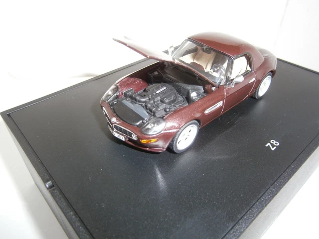 BMW Z8 AVEC Hardtop Minichamps au 1/43 dans coffret BMW EUR 20,00 - FR