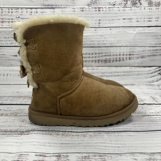 Ugg Bailey Bow II Chestnut Brown Short Suede Boots, Women’s size 7