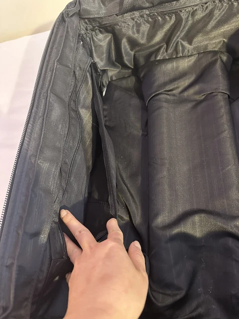 TUMI Carry-on Alpha Continental Traveler Zip Expandable 20" Carry-On ~22020 9