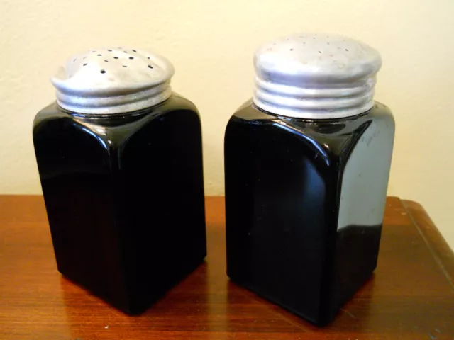 Antique Black Glass Mckee Or Hoosier Suger Salt & Pepper Shakers