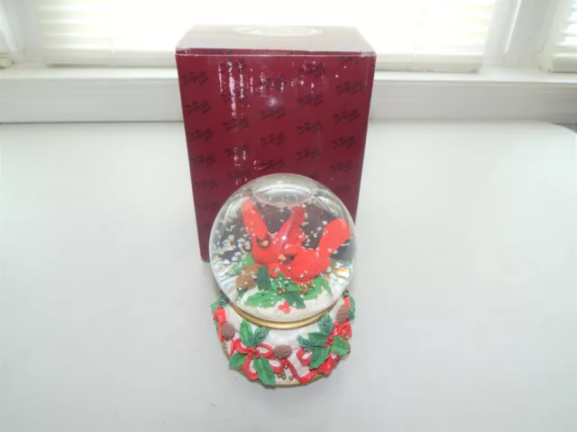 San Francisco Music Box Company Cardinal Musical Snow Globe "Let It Snow" READ!!