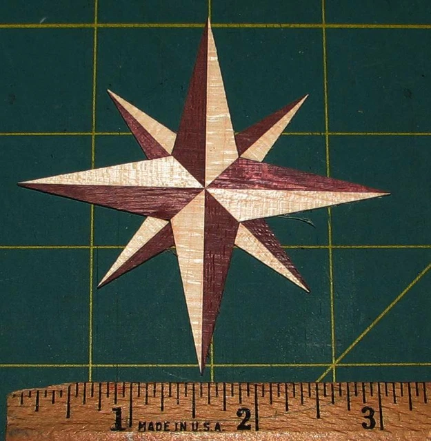 "Medallón con incrustaciones de madera - brújula rosa, corazón púrpura y arce 3"