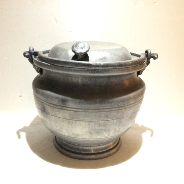 très ancien chaudron pot a repas bouillon en étain poinçonnés XIX