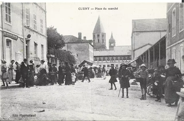 CPA Cluny - 71 - Place du marché - rare -