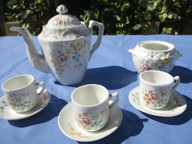Lot Dînettes Anciennes - Cafetières, Tasses, Assiettes Dépareillées - Occasion