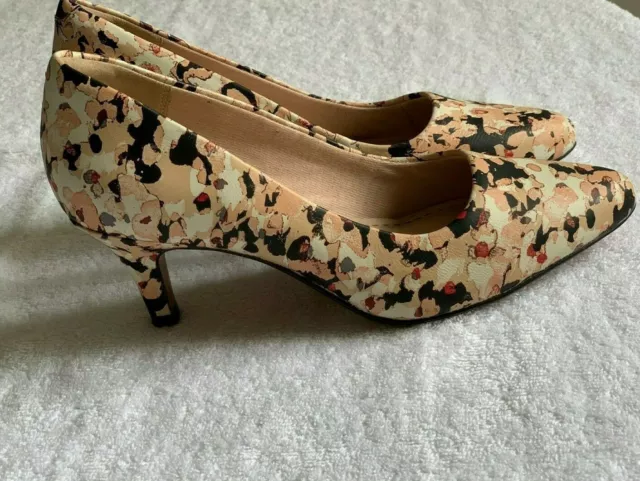 LADIES CLARKS ISIDORA Faye Gold Heeled Shoes 4 37 New 25.00