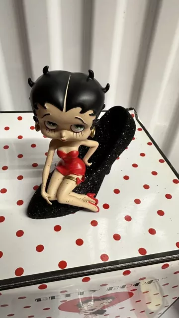 Betty Boop Sitting on a shoe #6962
