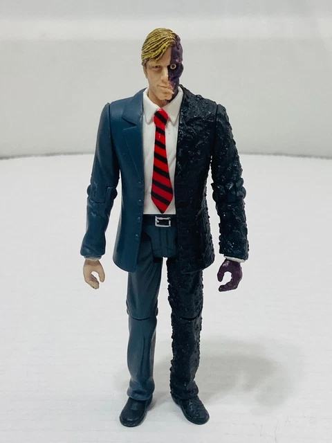2009 Mattel DC Comics Batman Dark Knight 5" Figure - Two-Face Coin Blast