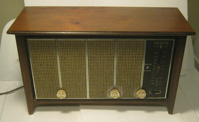 ZENITH Digilite Solid State AM/FM/Aux/Tape /Phono Two Plus