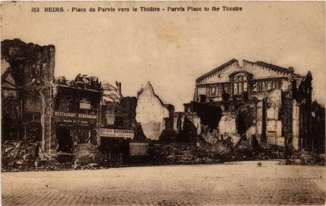 CPA AK Militaire - Reims - Place du Parvis vers le Theatre - Ruines (696836)