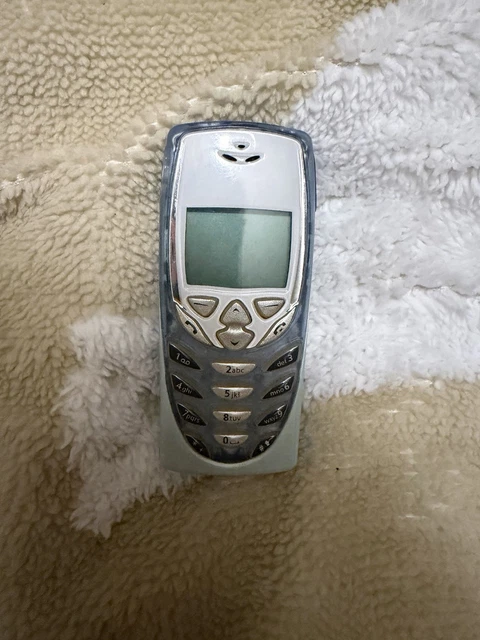 Nokia 1600 Argenté – GSM Mobile – Pour Pièces Détachées / Ne Fonctionne Pas