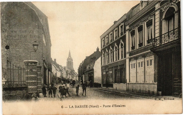 CPA LA BASSÉE - Porte d'Estaires (204681)