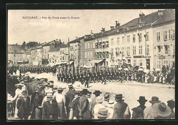 CPA Baccarat, Rue des Ponts avant la Guerre, vue de la rue