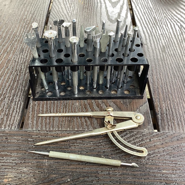 VINTAGE CRAFTOOL Co. Made In USA Leather Tools &Stamps Set Of 22 With