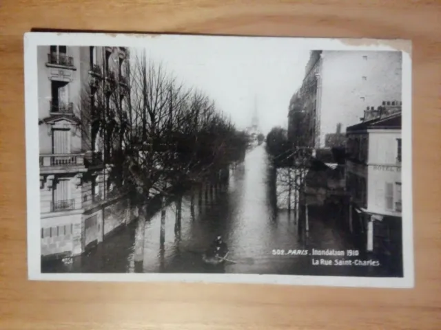 Cpa PARIS inondation 1910 la rue Saint Charles
