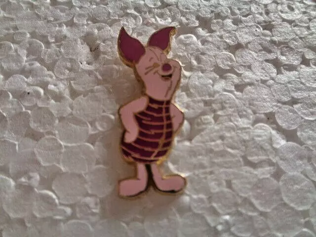 Disney issued Piglet from Winnie the Pooh metal lapel pin