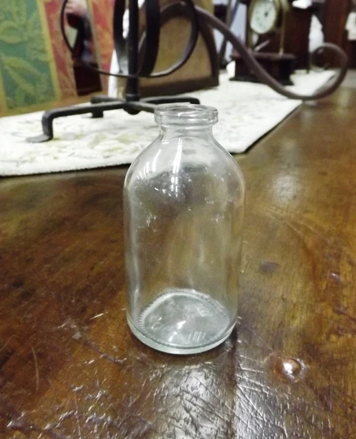 VECCHIO PICCOLO CONTENITORE - VASO DA LABORATORIO/FARMACIA IN VETRO - H 8 cm -