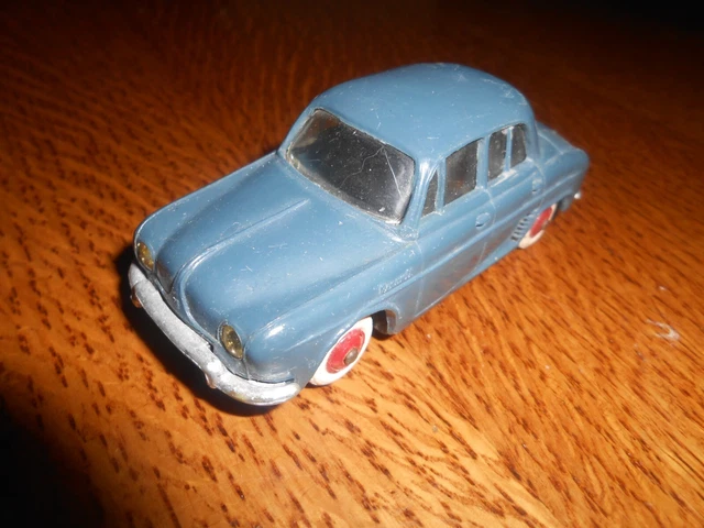 DINKY TOYS - Renault Dauphine - 24 E et sa boîte repro EUR 69,00