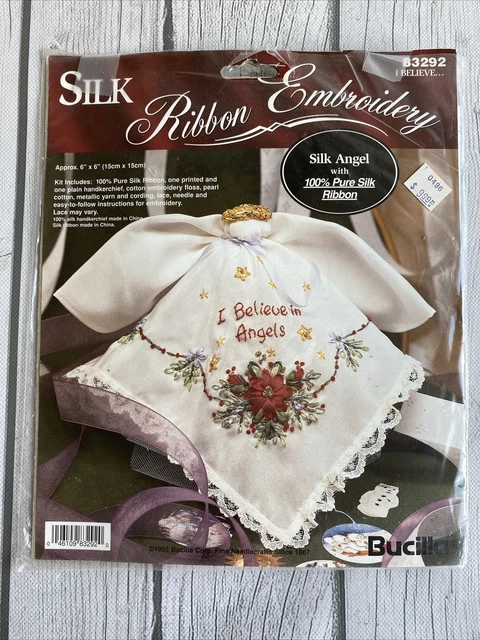 Kit de bordado de cinta de seda Bucilla - ""I Believe in Angels"" Navidad - ABIERTO